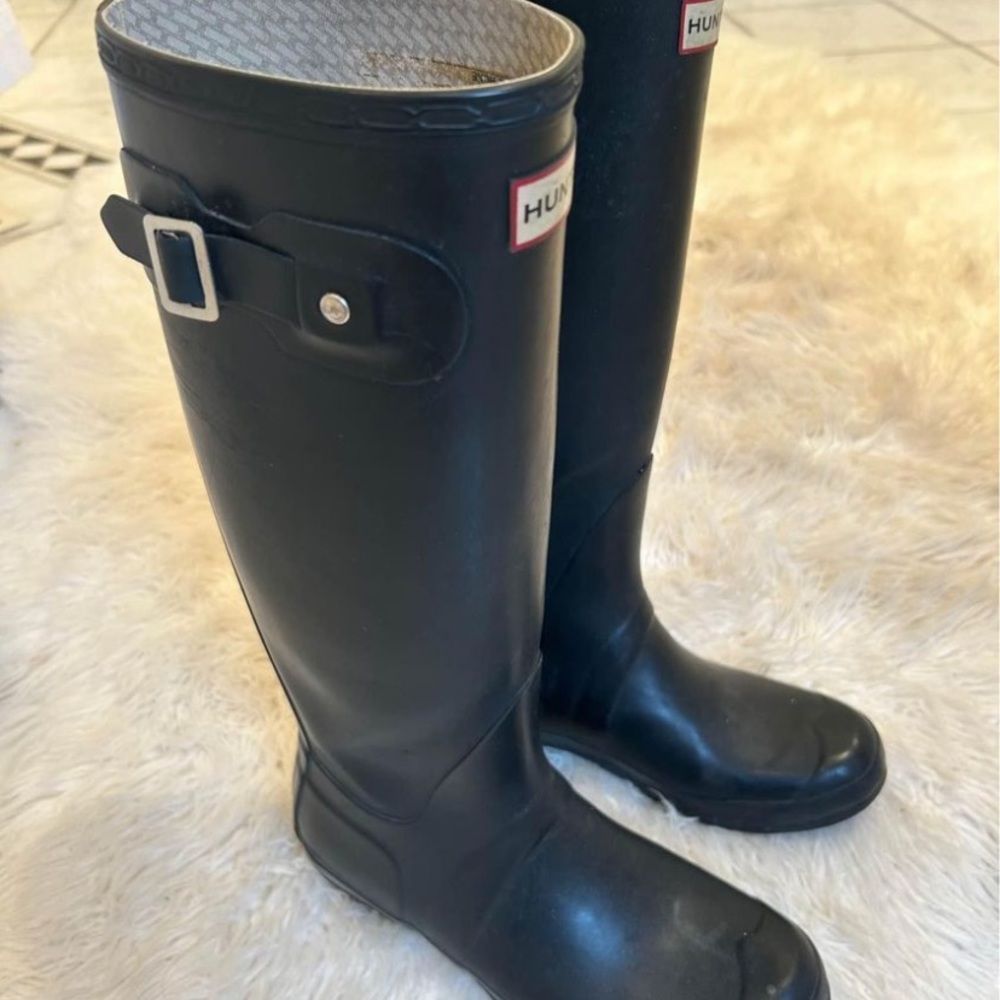 ❄️HUNTER TALL BOOTS❄️ - Picture 2 of 4